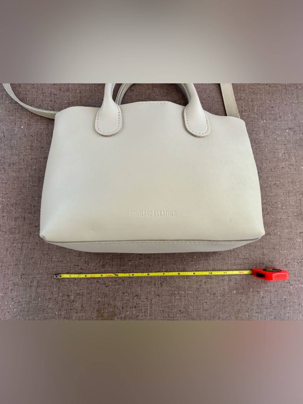 Portland Leather large raindrop Crossbody bag. - Picture 12 of 14
